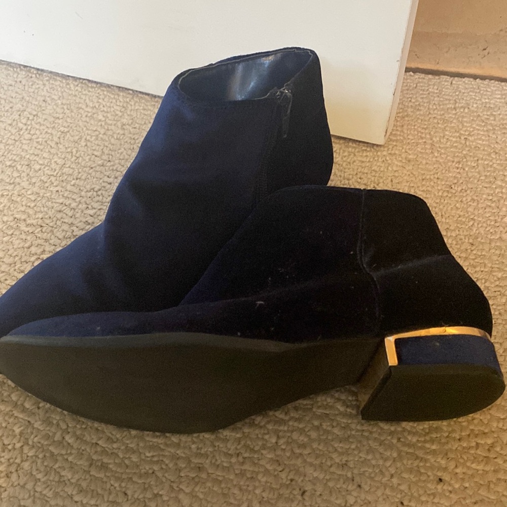 Blue velvet ankle boots, great with everything!
